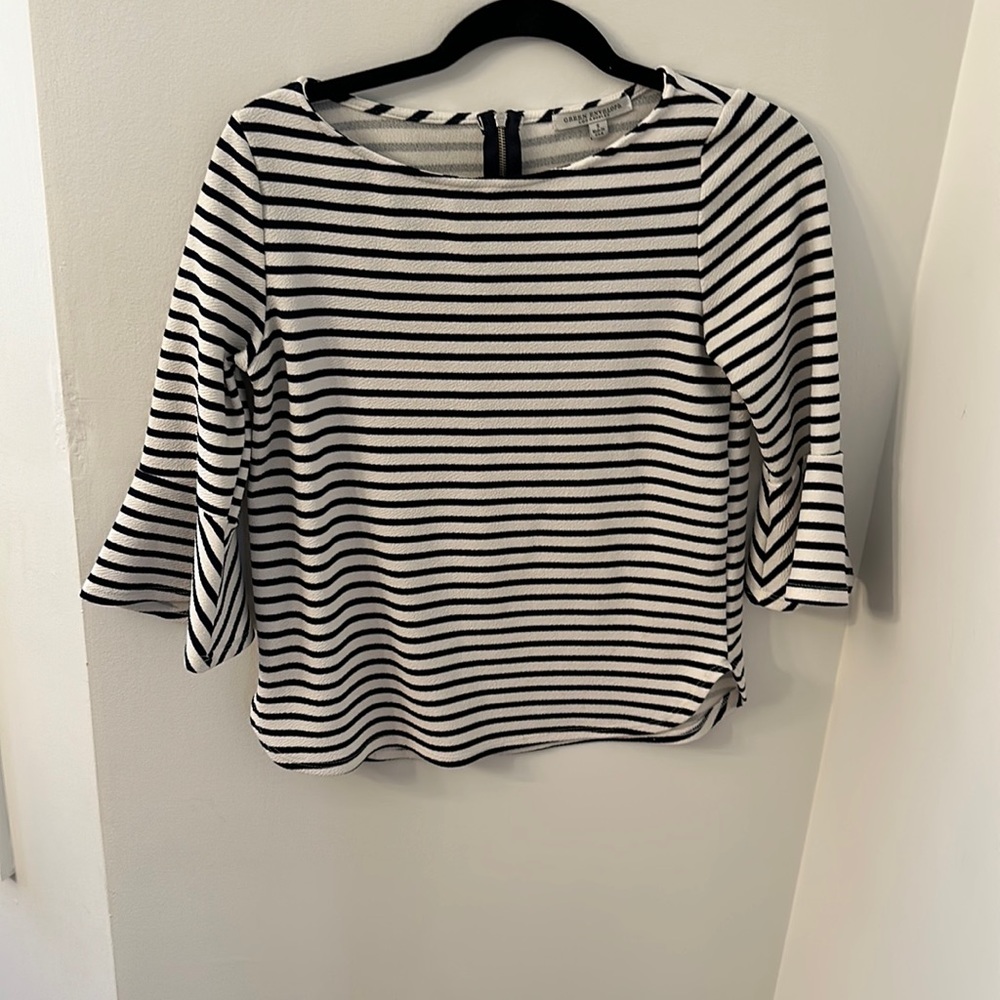 Stripped Top with peplum sleeve